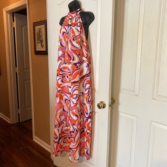 “EXPRESS” Retro Swirl Halter Neck Maxi Dress - Picture 5 of 13